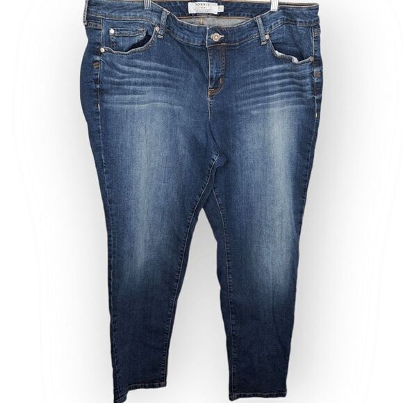 Torrid Boyfriend Jean Vintage Stretch Medium Wash size 22 Regular - Picture 2 of 8